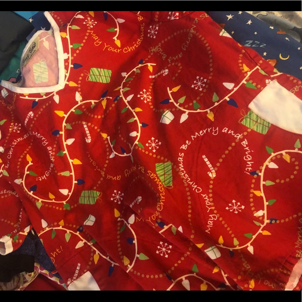 Small scrub top